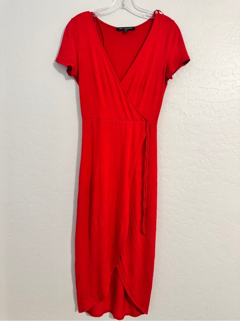 👗Like new🌸One Clothing Red Solid Wrap Dress V-Neck Short Sleeve Midi Womens XS